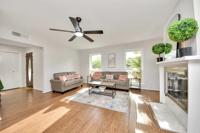 $2,200 | 18209 Vinland Drive, Houston, TX 77058