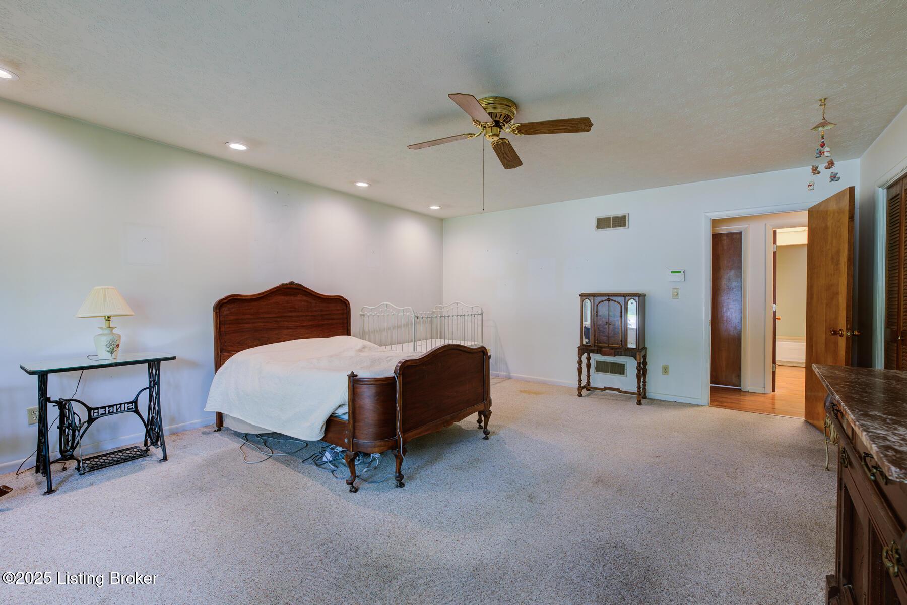 9210 Fairground Road Louisville, KY 40291 - Photo 19 of 43 GSP-9210 Fairground Rd-17