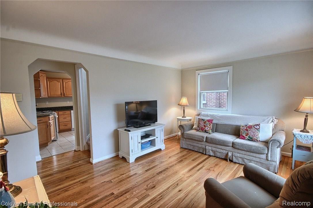 9691 Ruth Avenue Allen Park, MI 48101 - Photo 4 of 25 Great Room.jpg