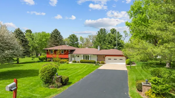 $475,000 | 2600 East Court, Belvidere, IL 61008