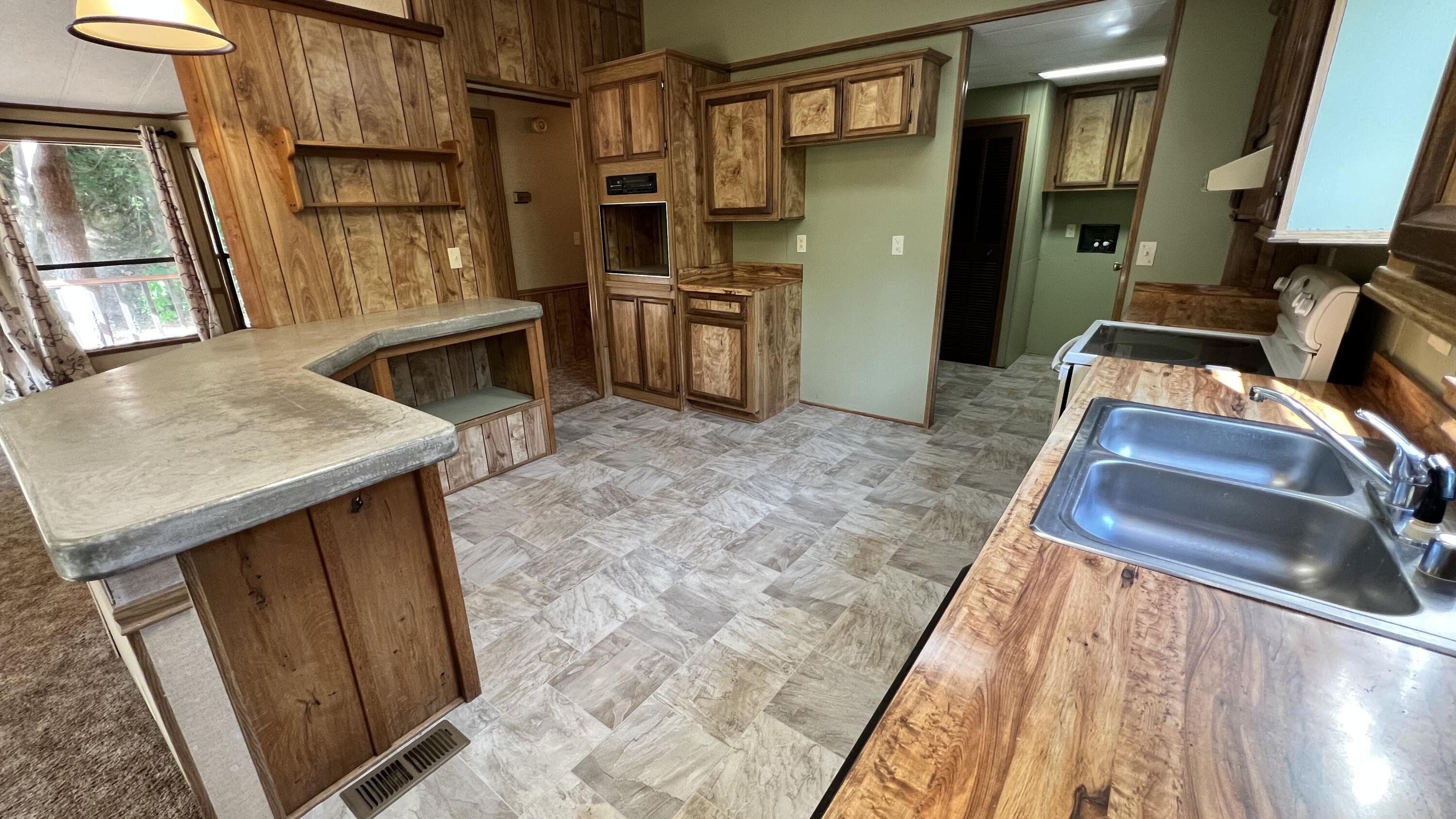 321 Taylor Road Trail, OR 97541 - Photo 13 of 56 Kitchen
