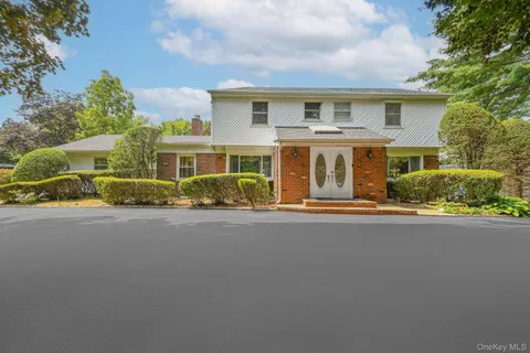 $1,390,000 | 23 Pettit Drive, Dix Hills, NY 11746