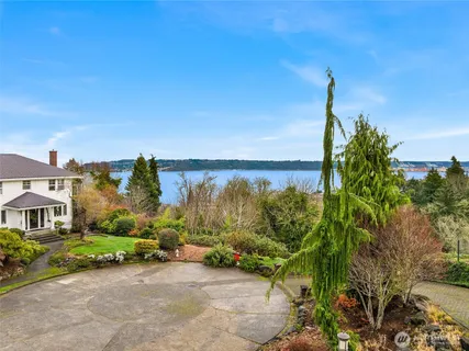 $2,500,000 | 2910 North 28th Street, Tacoma, WA 98407
