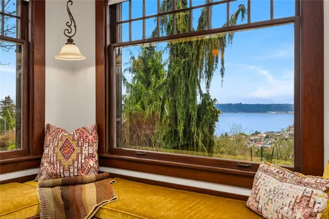 $2,500,000 | 2910 North 28th Street, Tacoma, WA 98407