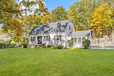 $1,199,000 | 249 High Street, Hingham, MA 02043