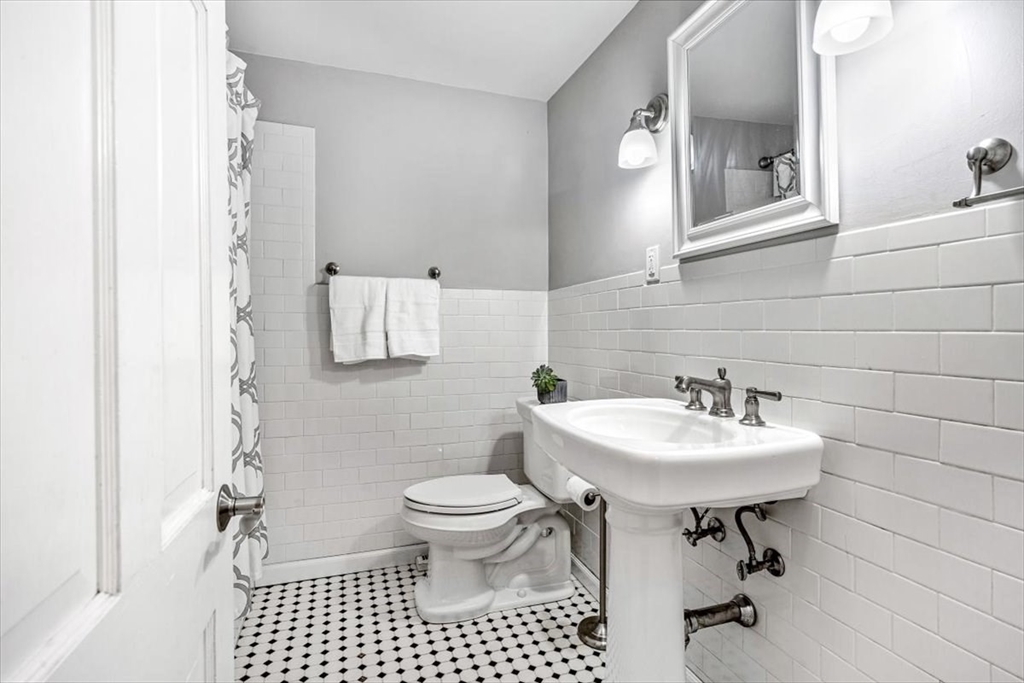 249 High Street Hingham, MA 02043 - Photo 14 of 28