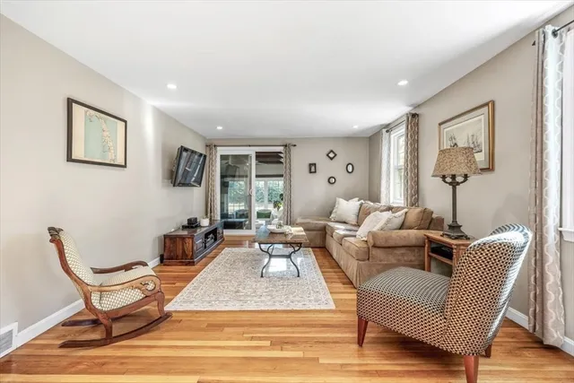 $1,199,000 | 249 High Street, Hingham, MA 02043