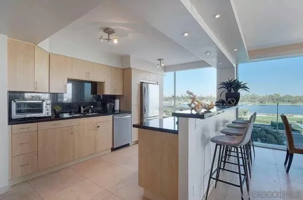 $9,000 | 1770 Avenida Del Mundo, Unit 204, Coronado, CA 92118