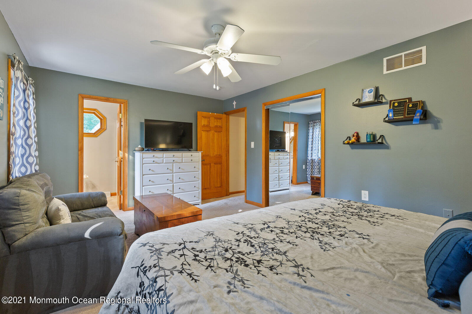 60 Hopkins Road New Egypt, NJ 08533 - Photo 26 of 46 027_26main_bedroom