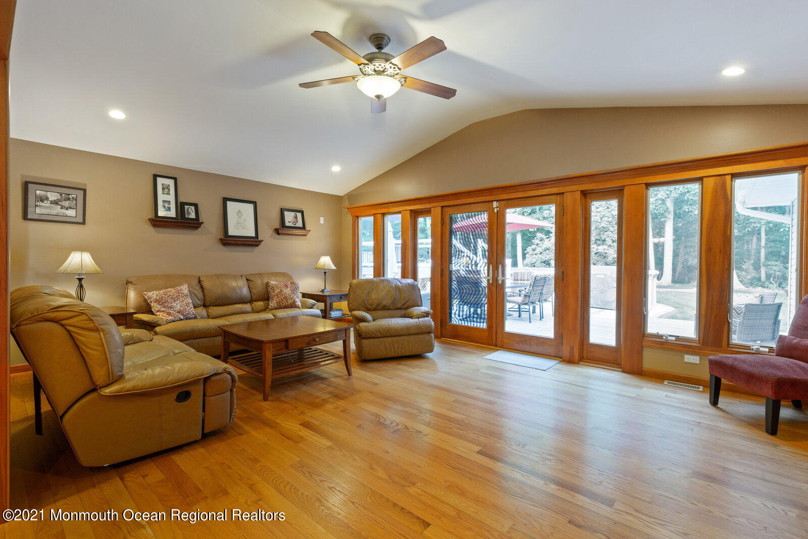60 Hopkins Road New Egypt, NJ 08533 - Photo 6 of 46 007_06living_room