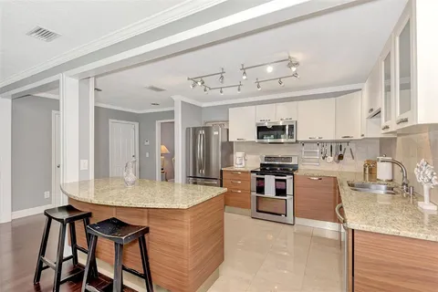 $2,500,000 | 1894 Loma Linda Street, Sarasota, FL 34239