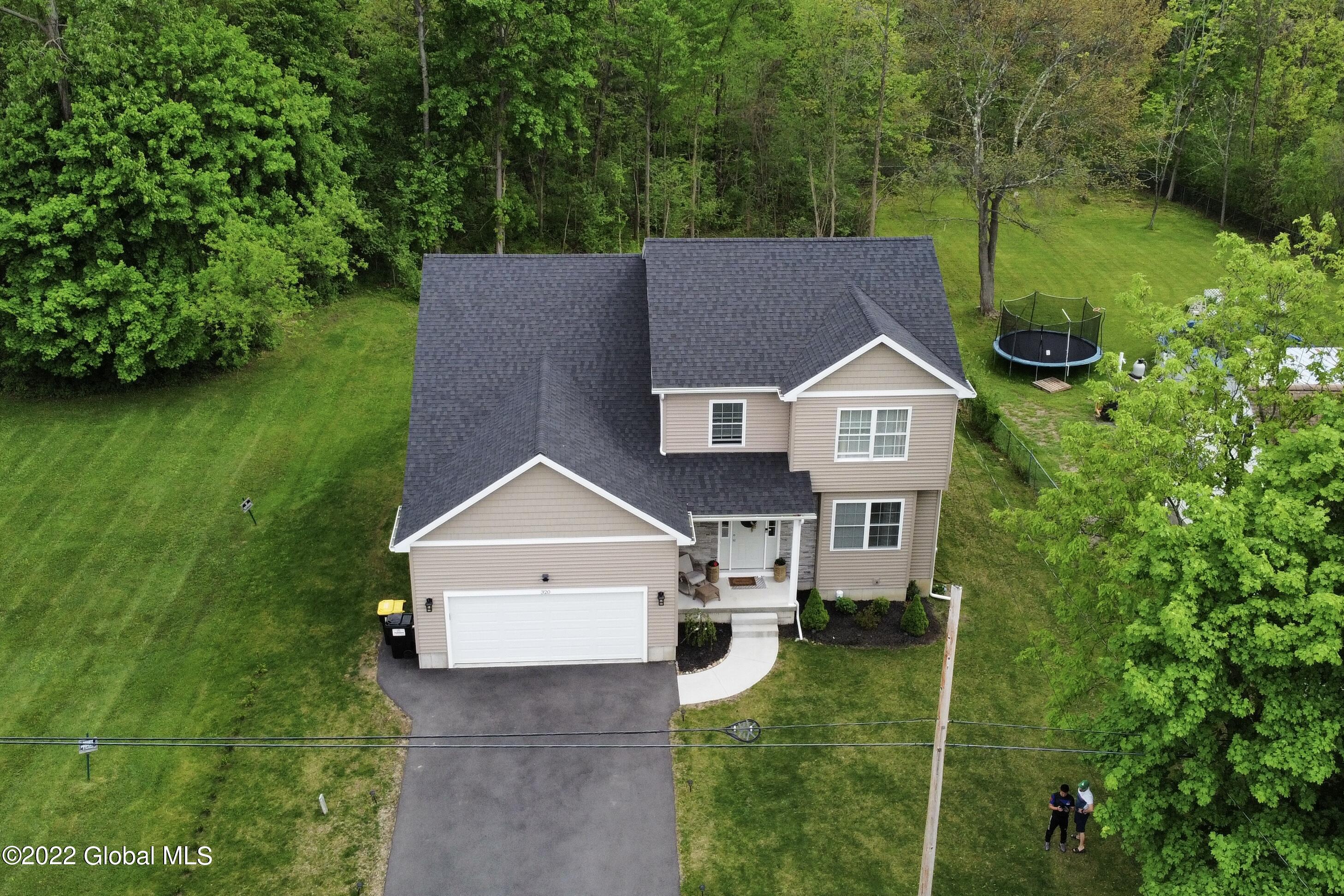 320 Ferris Road Niskayuna, NY 12304 - Photo 40 of 43 039