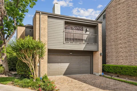 $549,000 | 8800 Woodway Drive, Unit 15, Houston, TX 77063