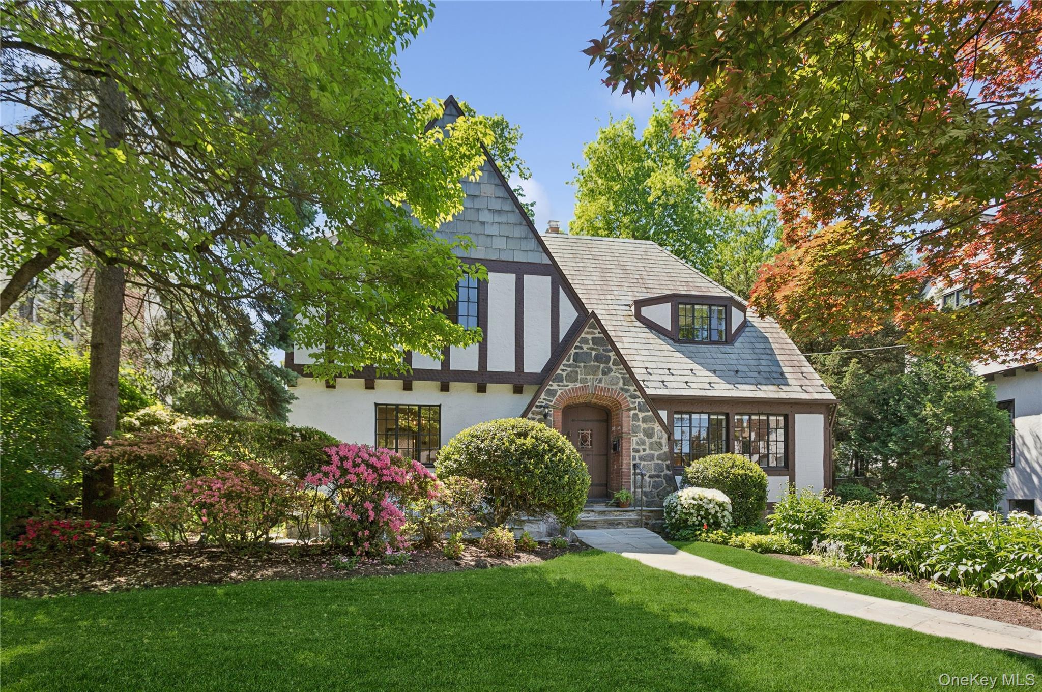 51 Vine Road Larchmont, NY 10538 - Photo 2 of 34