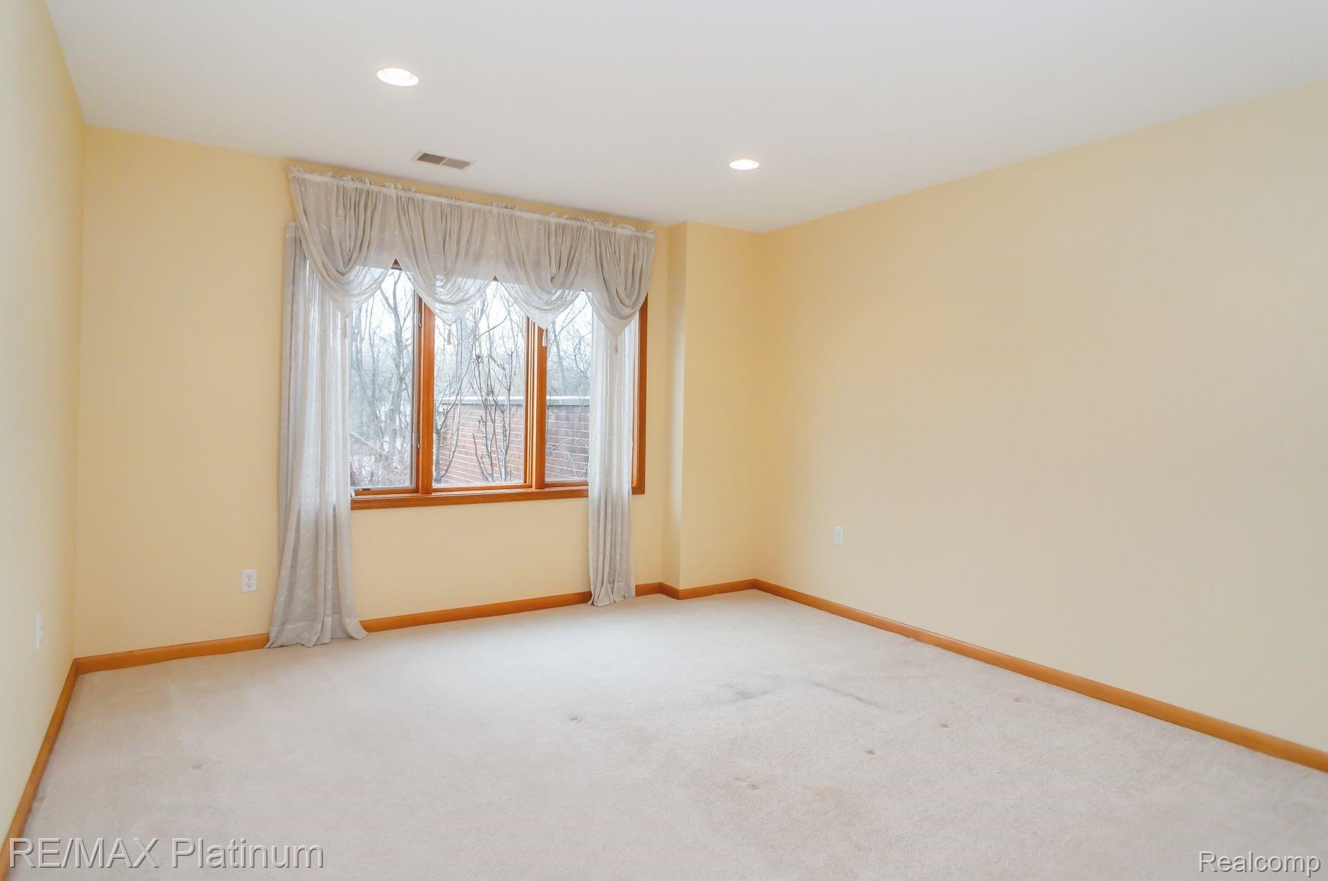 7602 Sheldon Road Whitmore Lake, MI 48189 - Photo 32 of 42 31.jpg