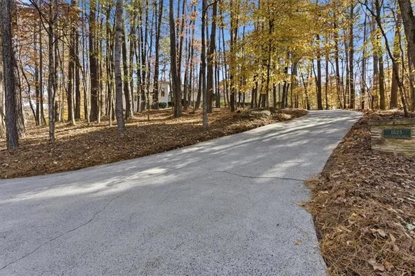 $1,100,000 | 1525 Huntingford Drive, Marietta, GA 30068
