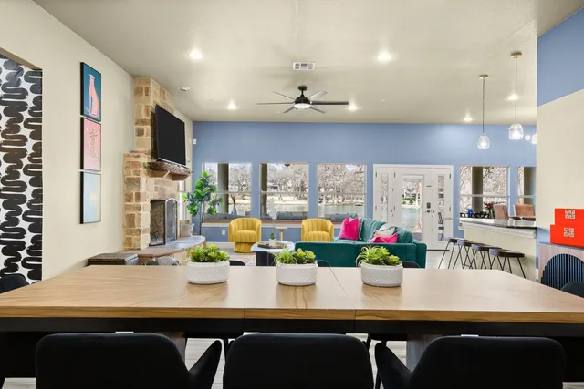 $1,500,000 | 1317 East Zipp Road, New Braunfels, TX 78130