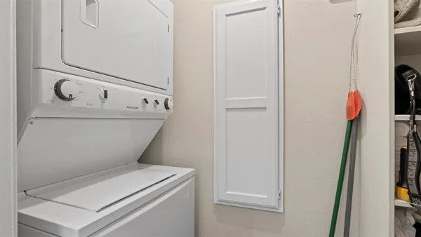 $1,100 | 14777 Wunderlich Drive, Unit 2013, Houston, TX 77069