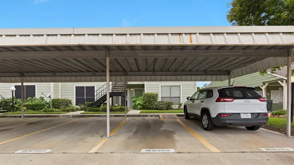 $1,100 | 14777 Wunderlich Drive, Unit 2013, Houston, TX 77069