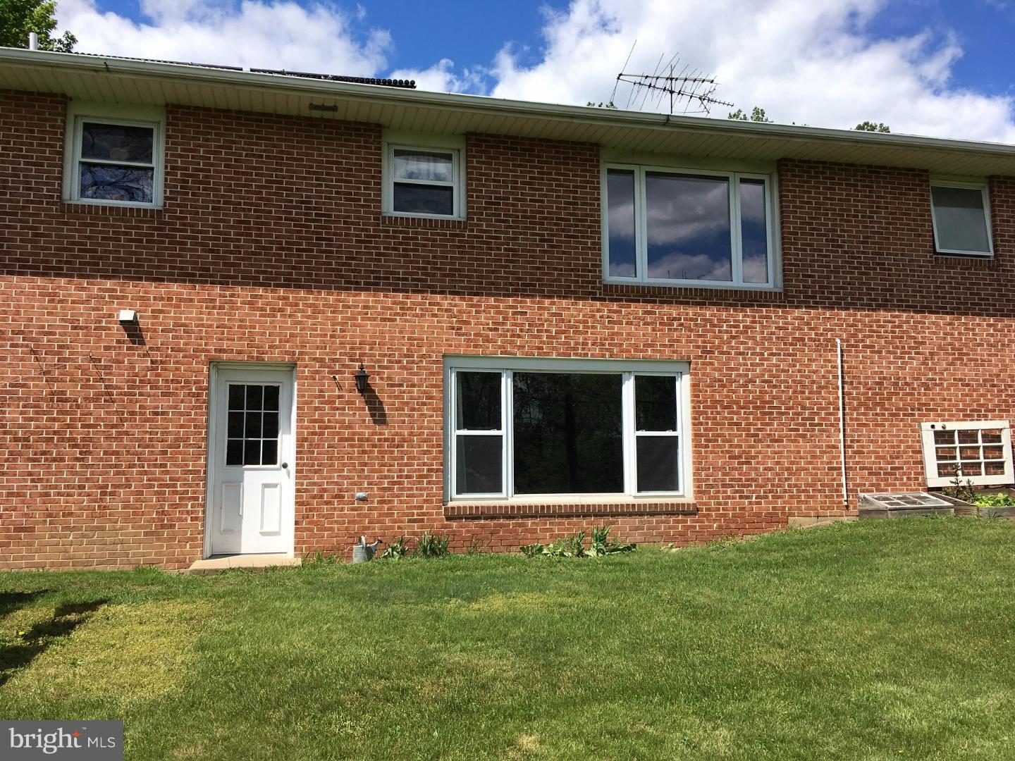 1030 Hartz Road Morgantown, PA 19543 - Photo 5 of 21 Gallery Image 5