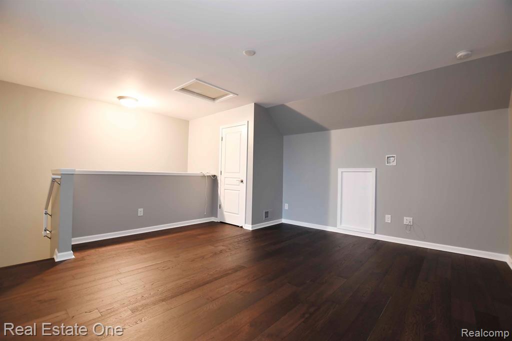 317 Glenhurst Boulevard Rochester, MI 48307 - Photo 26 of 28