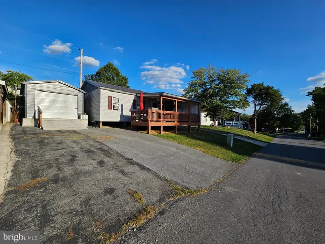 $65,000 | 3 Yogi Bear Boulevard, Falling Waters, WV 25419