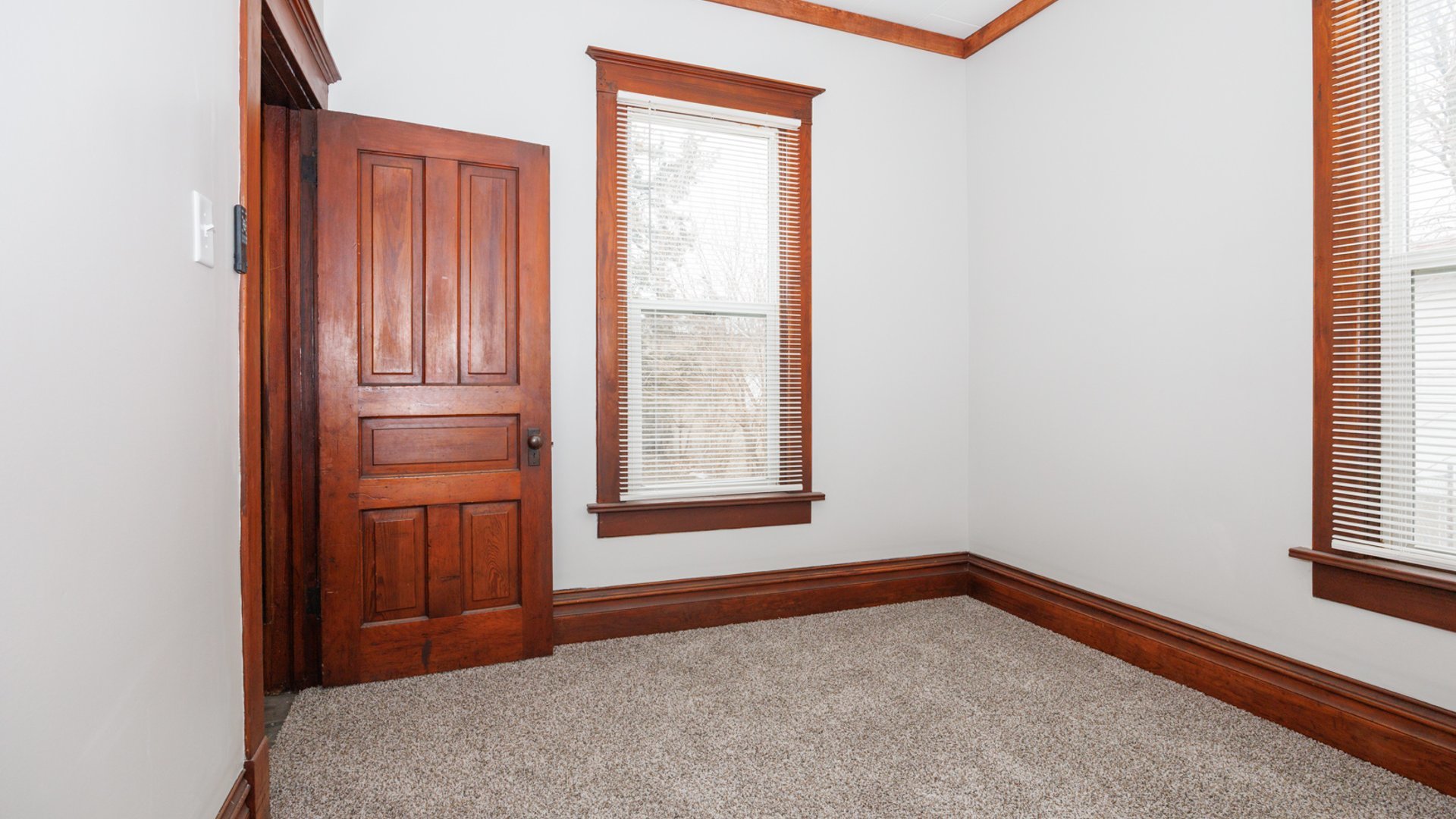 907 East Madison Street Pontiac, IL 61764 - Photo 11 of 27