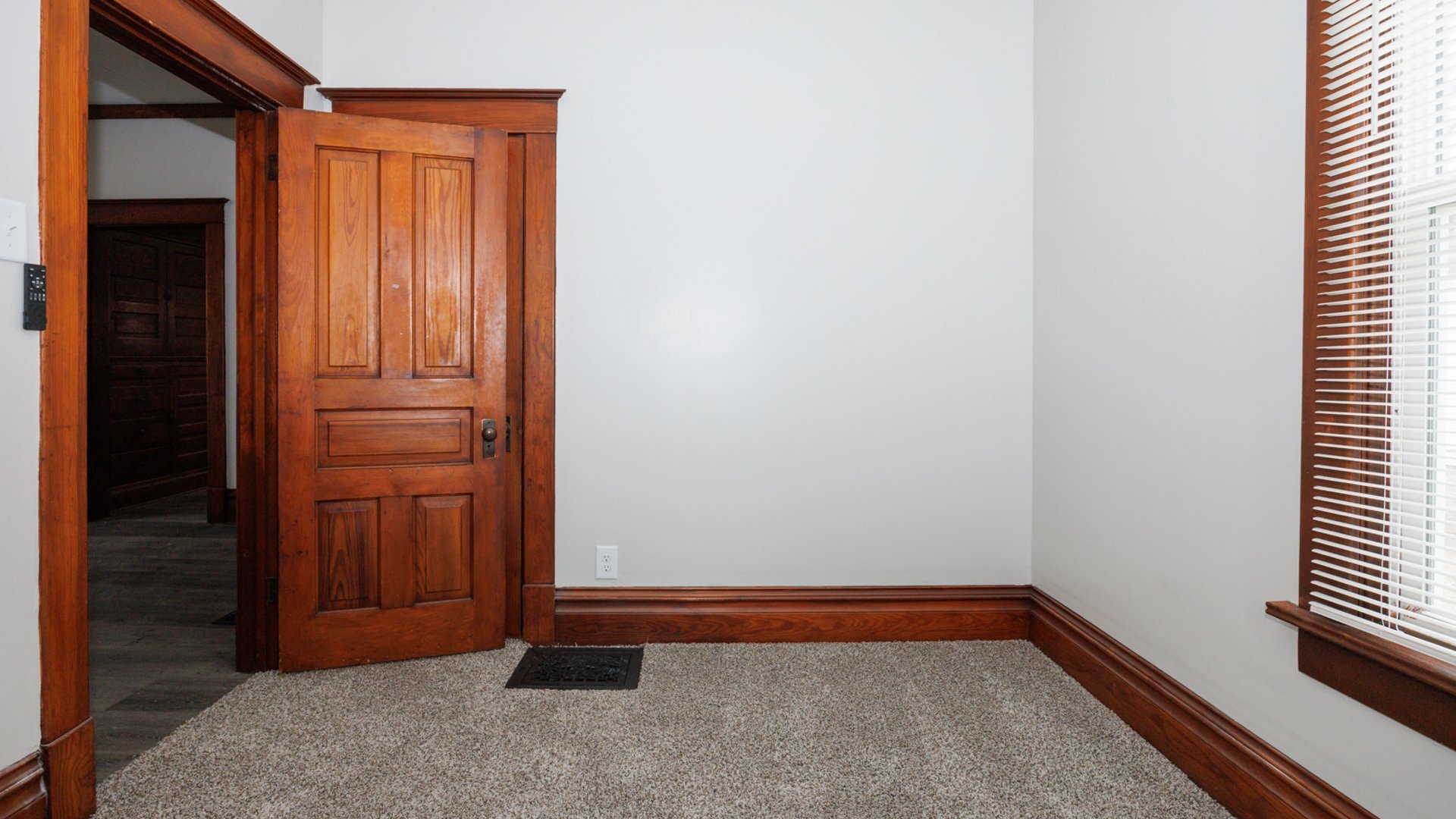 907 East Madison Street Pontiac, IL 61764 - Photo 20 of 27