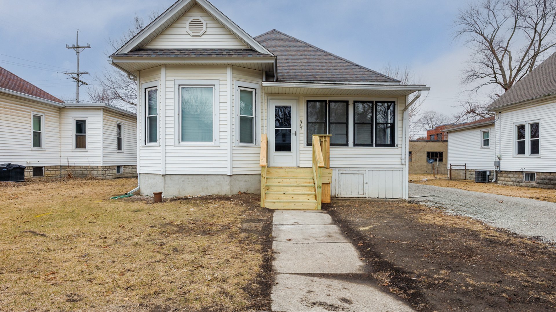 907 East Madison Street Pontiac, IL 61764 - Photo 2 of 27