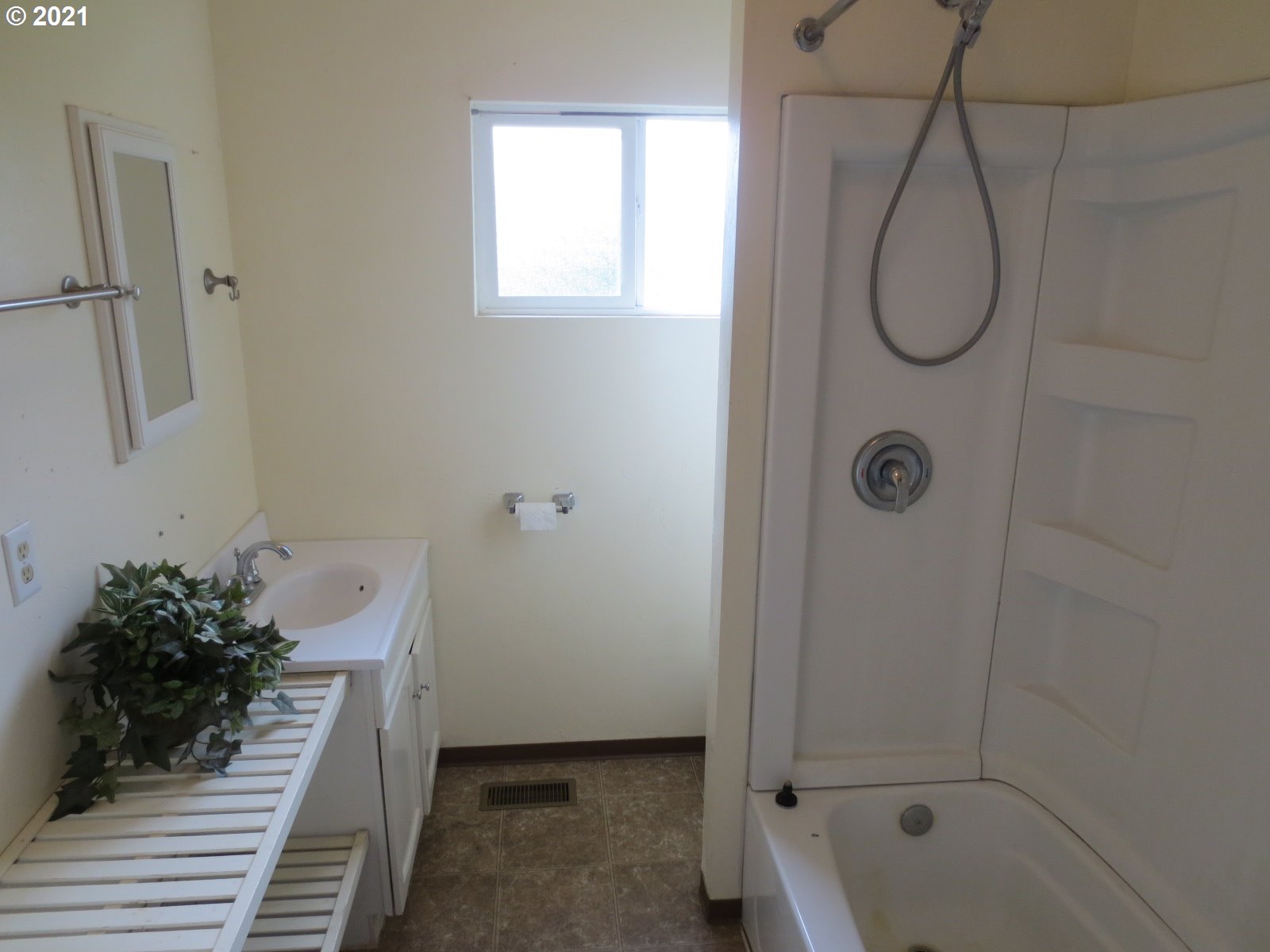 24993 Dunham Road Veneta, OR 97487 - Photo 15 of 21 Gallery Image 15