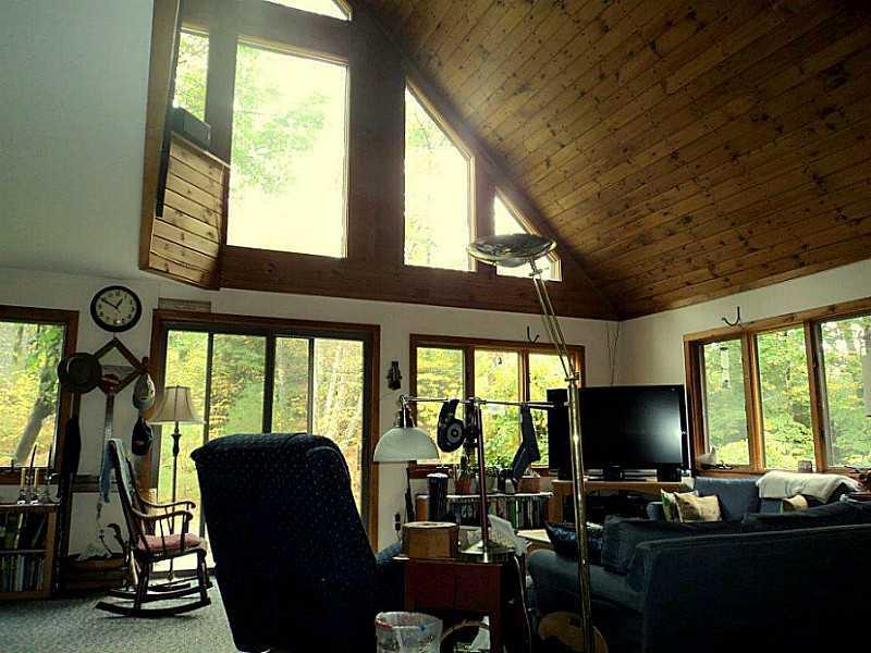1560 Old Augusta Road Waldoboro, ME 04572 - Photo 3 of 14 Living Room.
