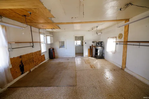 $70,000 | 3174 East High Street, Macy, IN 46951