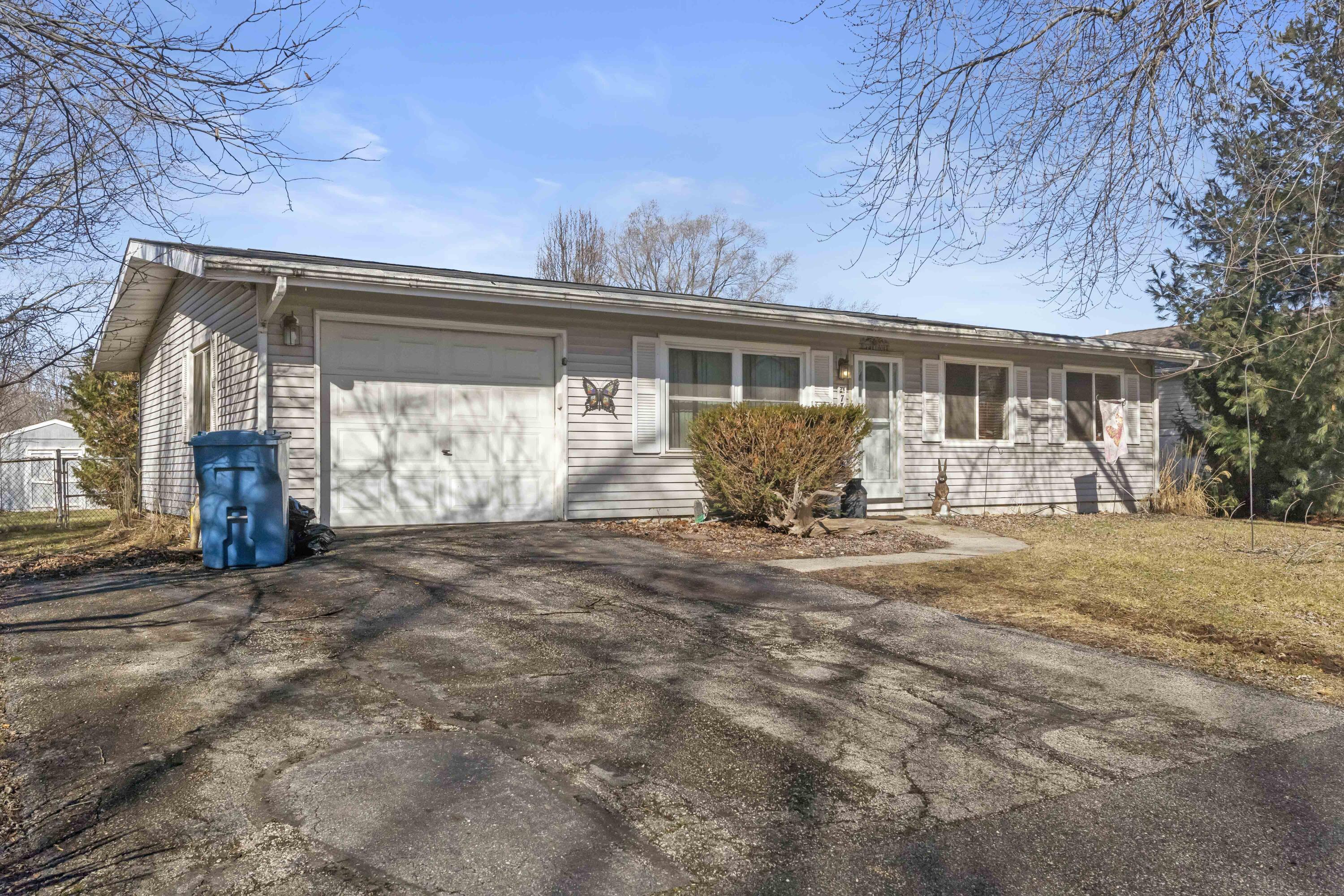 778 Capitol Road Valparaiso, IN 46385 - Photo 2 of 20 3000x2000