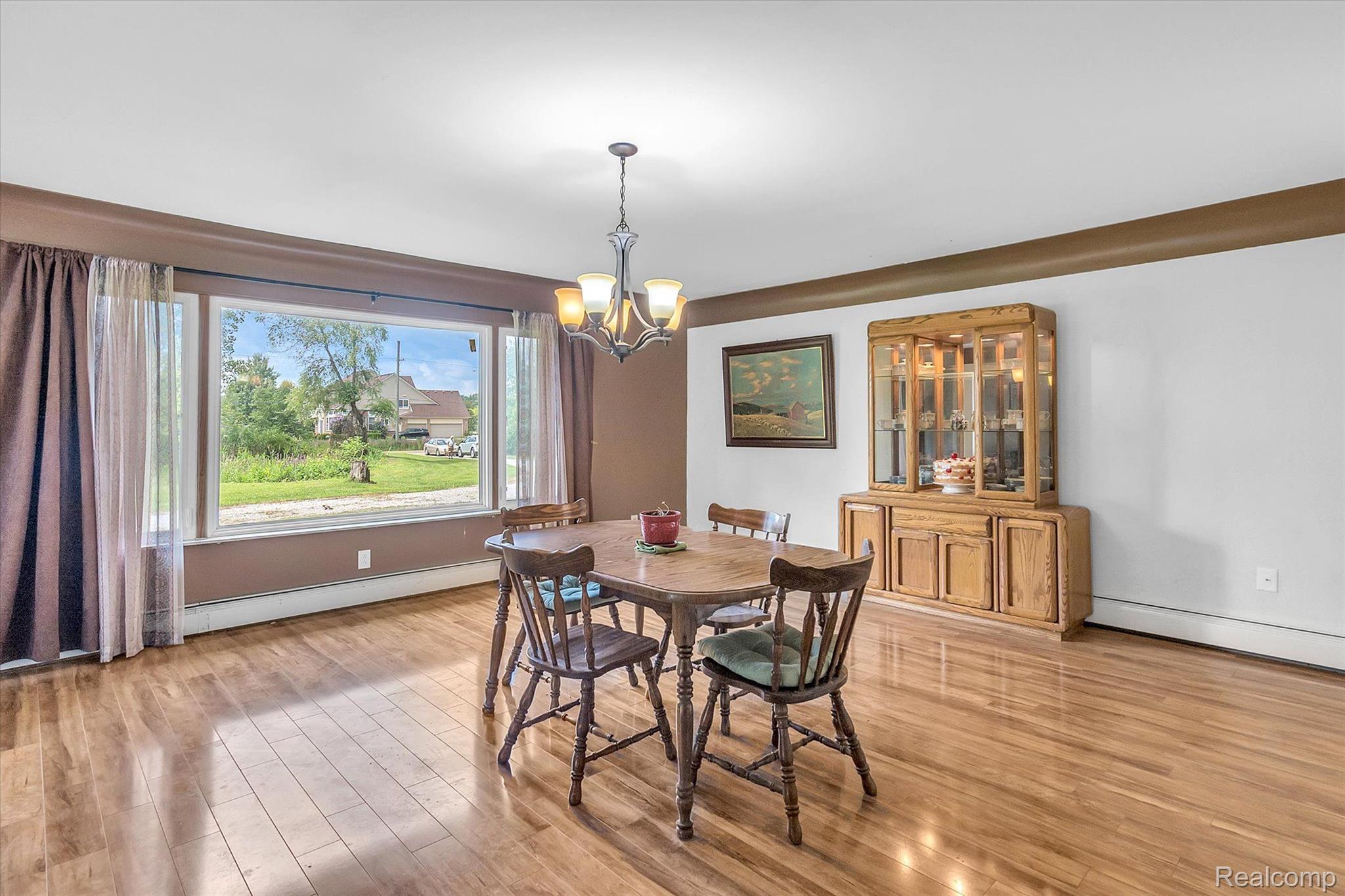9055 Morton Taylor Road Belleville, MI 48111 - Photo 21 of 55 DINING ROOM