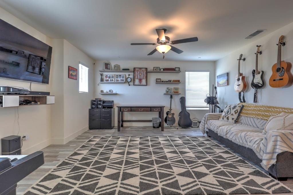 2129 Redding Way Atwater, CA 95301 - Photo 24 of 75 a living room with furniture