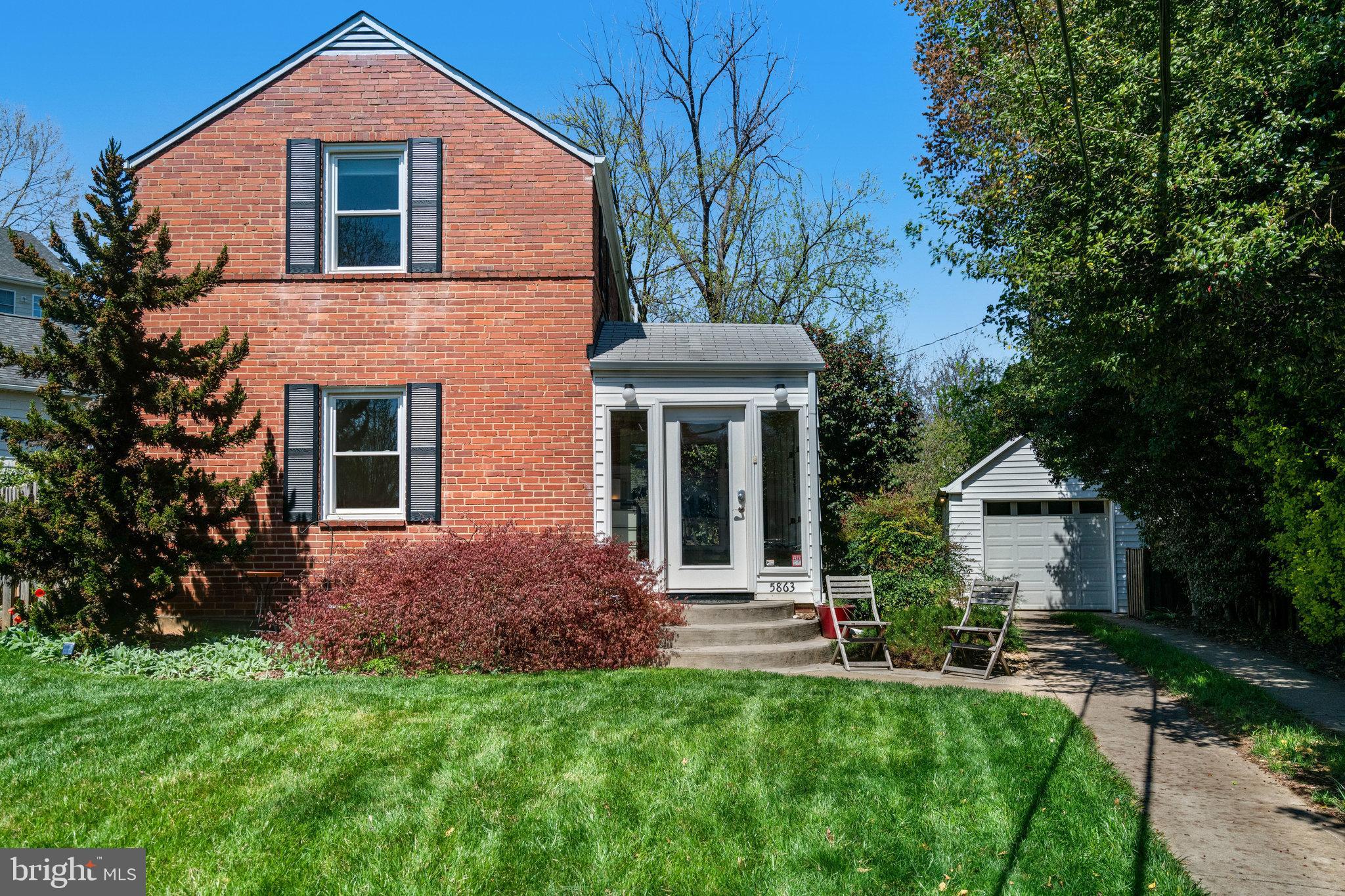 Welcome home to 5863 15th Rd N!