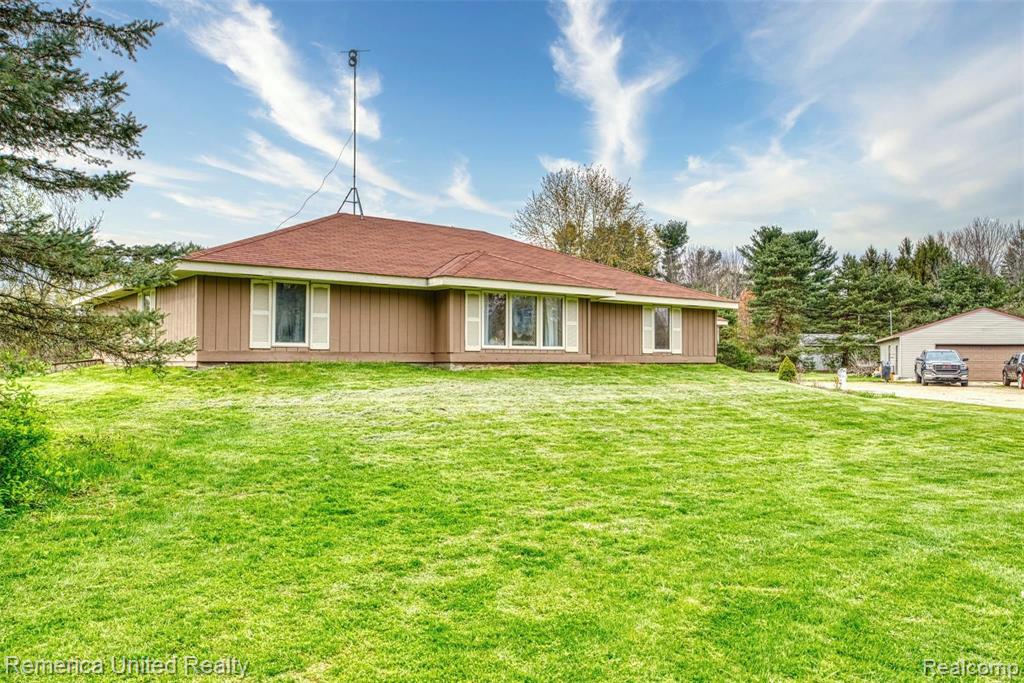 4687 Lansing Road Bancroft, MI 48414 - Photo 1 of 28