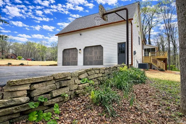 $549,900 | 128 The Woods, Bedford, IN 47421