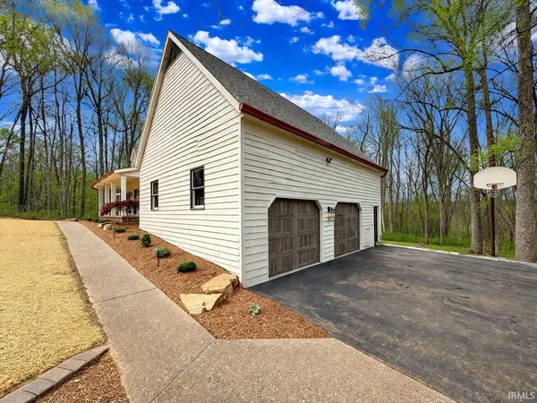 $549,900 | 128 The Woods, Bedford, IN 47421
