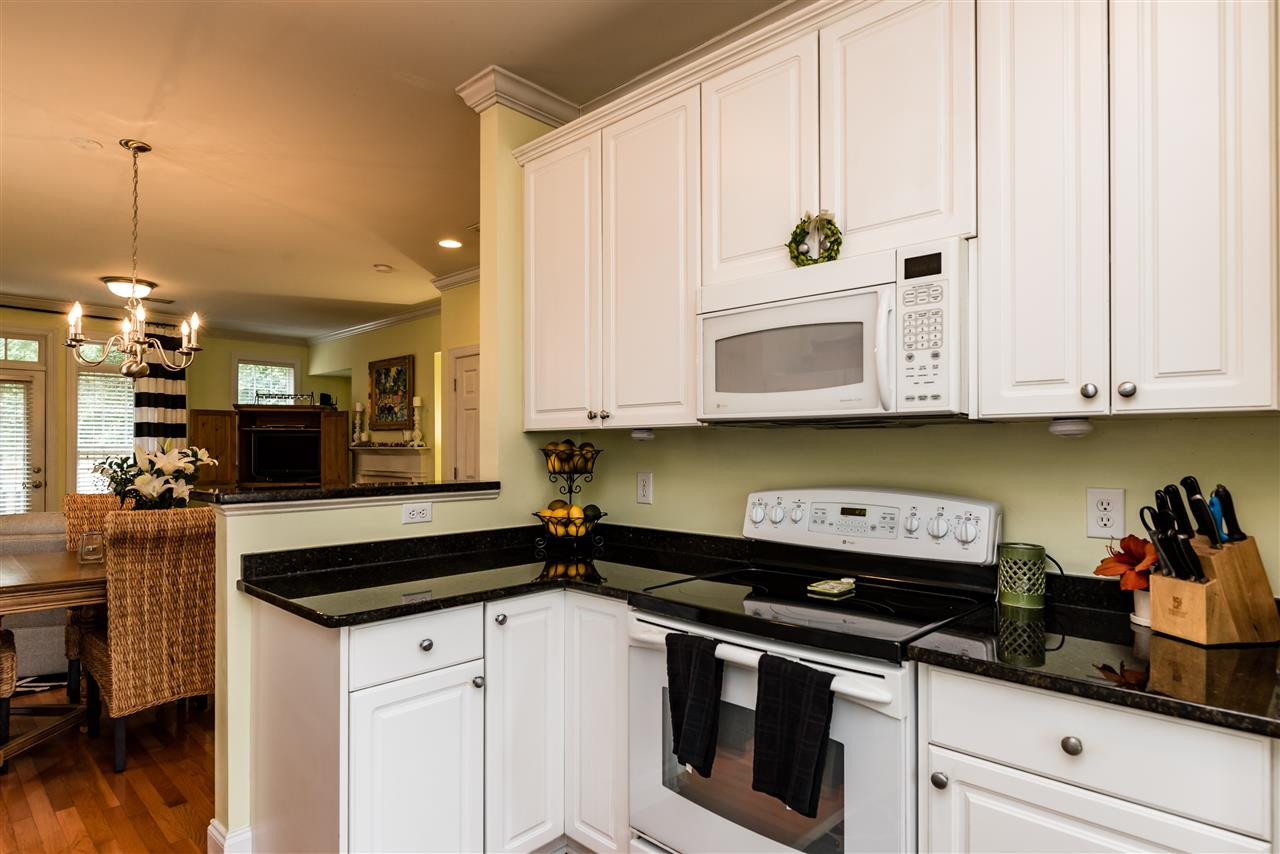631 Highpark Lane Raleigh, NC 27608 - Photo 5 of 25 Kitchen