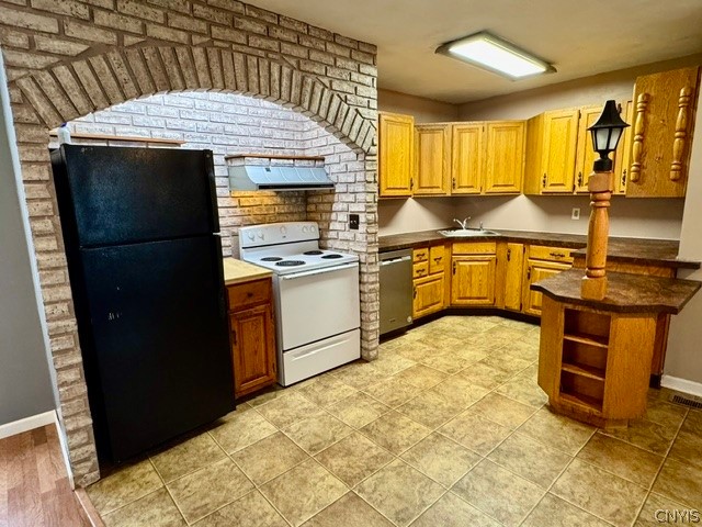 316 Washington Avenue Oneida, NY 13421 - Photo 5 of 34 Main house: spacious kitchen with appliances