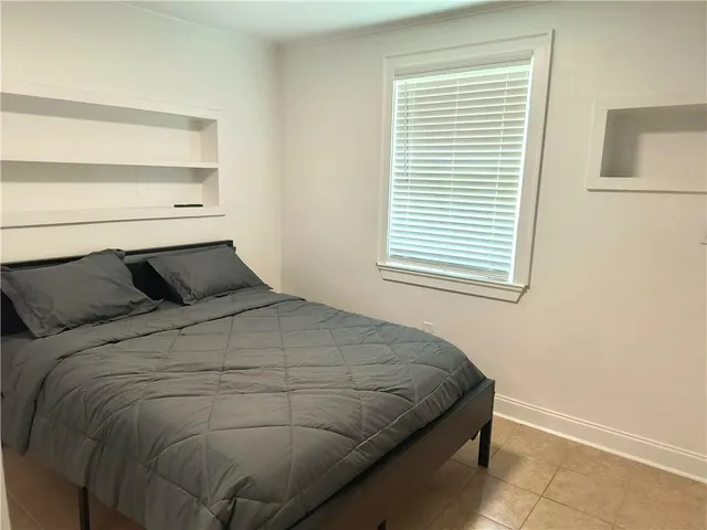 $2,500 | 1800 Stafford Street, Unit A, Gretna, LA 70053