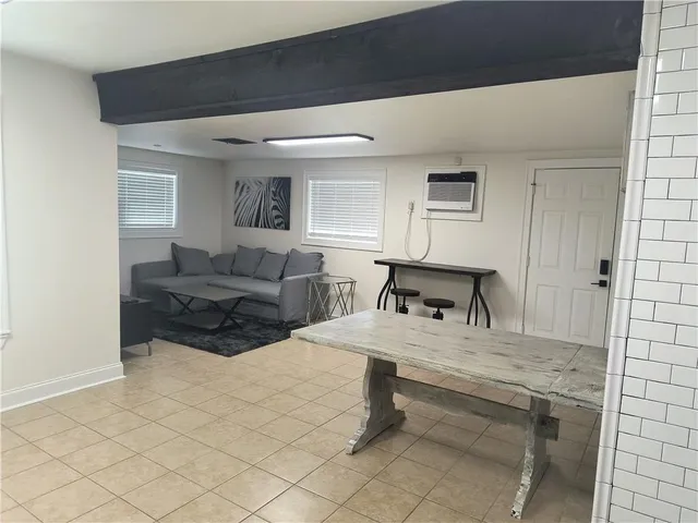 $2,500 | 1800 Stafford Street, Unit A, Gretna, LA 70053