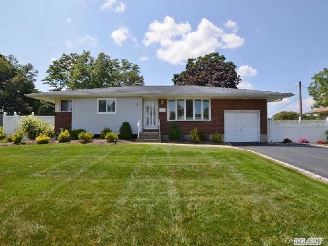 6 Eva Path Commack, NY 11725 - Photo 1 of 1 Gallery Image 1