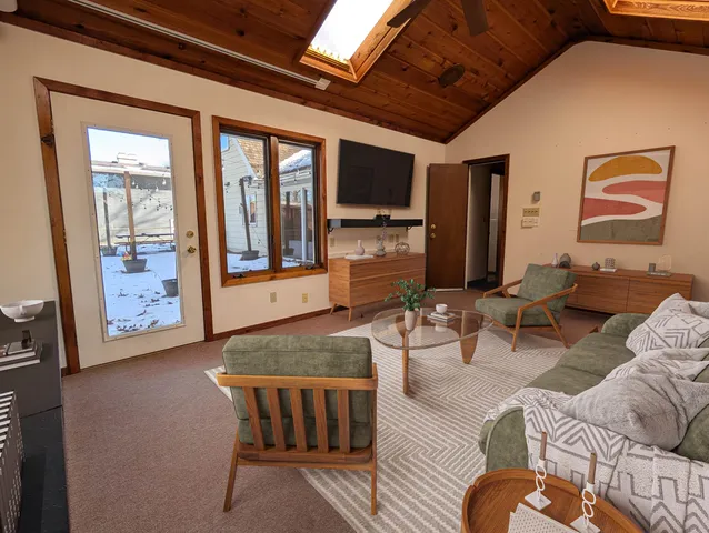 $200,000 | 2032 West Laurel Street, Freeport, IL 61032