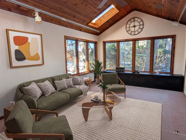 $200,000 | 2032 West Laurel Street, Freeport, IL 61032