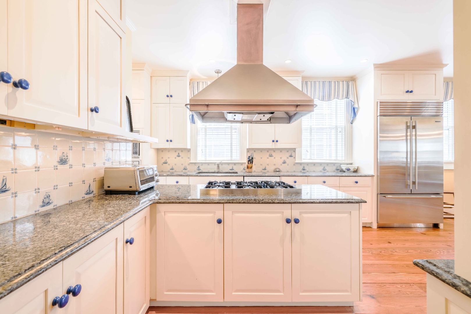 9 Pleasant Street Nantucket, MA 02554 - Photo 18 of 57
