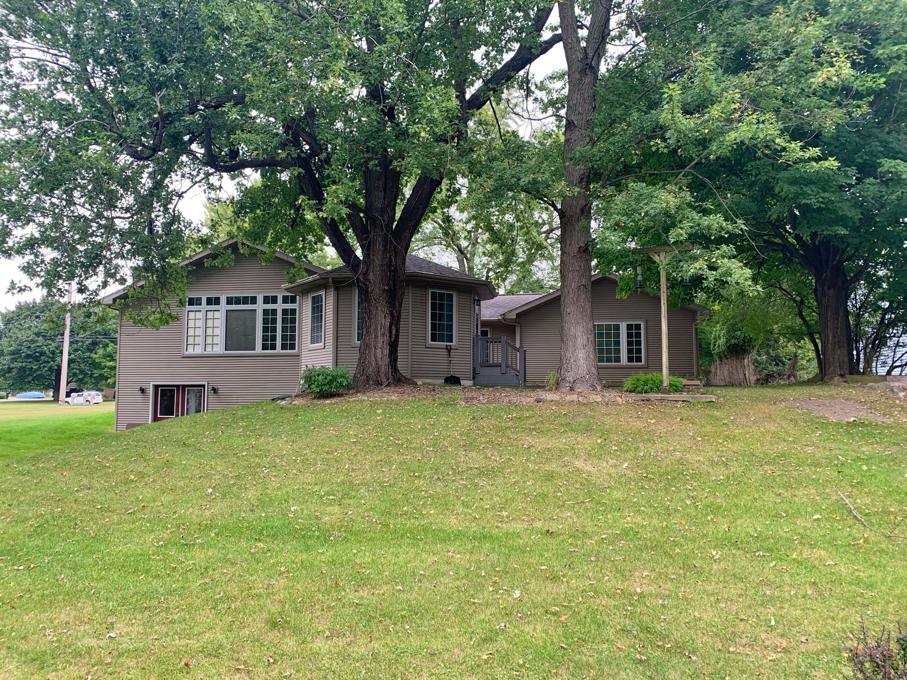 706 Leo Road Jackson, MI 49203 - Photo 3 of 38 706 Leo 4