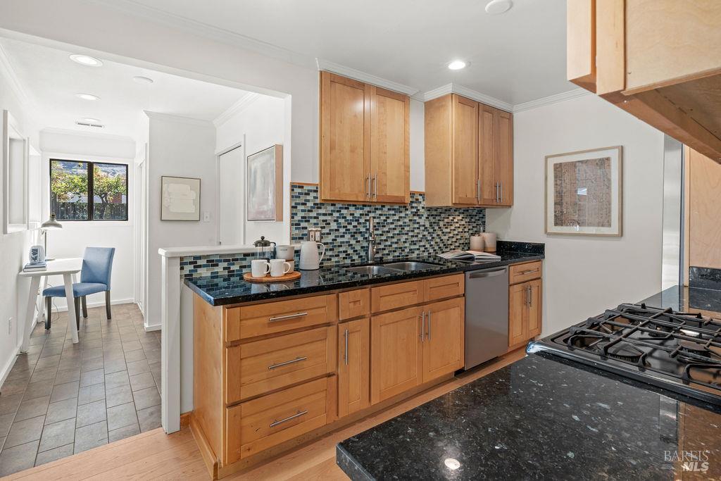 251 Flamingo Road Mill Valley, CA 94941 - Photo 20 of 62 Gallery Image 20