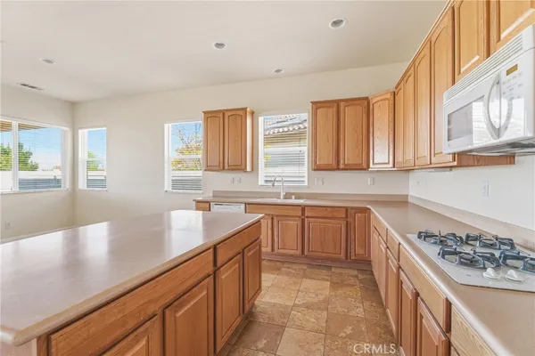 $479,000 | 19300 Macklin Street, Apple Valley, CA 92308